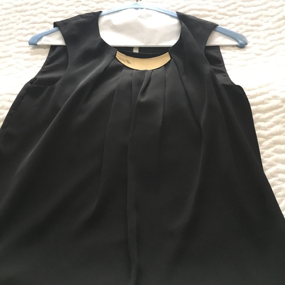 DKNYC sleeveless blouse with Gold metal necklace